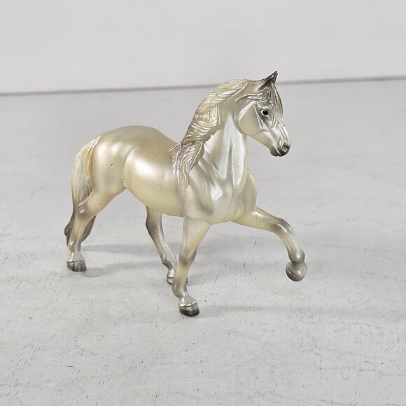 Breyer Stablemate Peruvian Paso Horse Light Grey #5711 #5907 - Picture 5 of 8